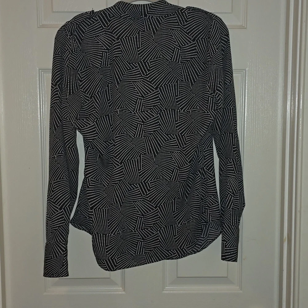 White House Black Market Black and White Geometric‎ Blouse